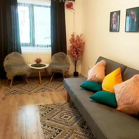 22 Loop Apartment *
